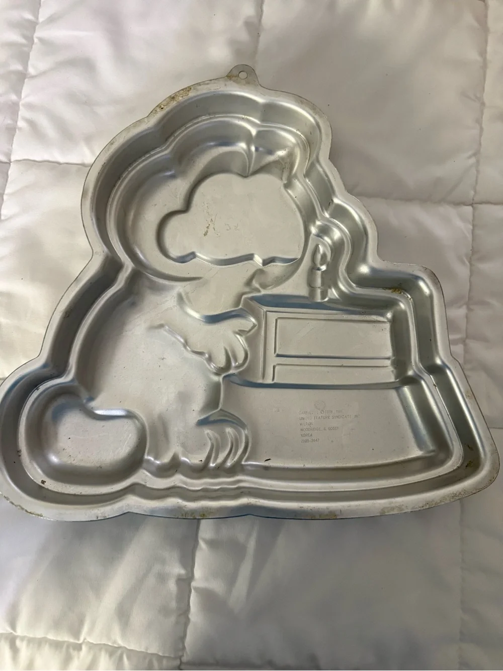 Wilton Silver Garfield, the cat Cake Mold with Dog Bowl